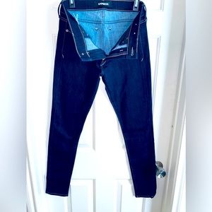 Dark Wash Skinny Jean